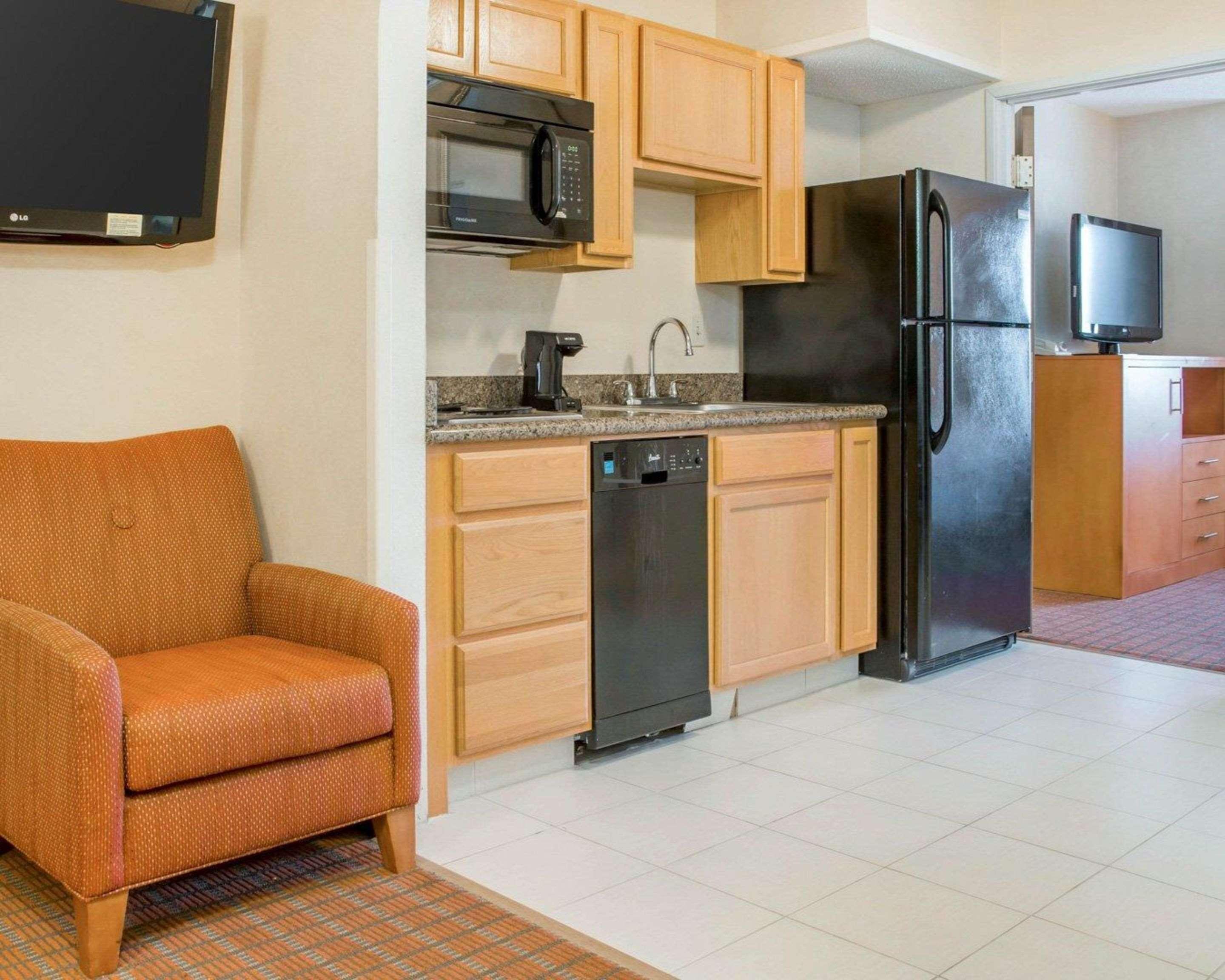 Comfort Suites Auburn Hills-Detroit מראה חיצוני תמונה