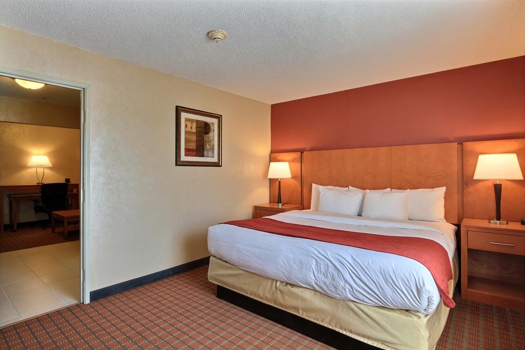 Comfort Suites Auburn Hills-Detroit מראה חיצוני תמונה