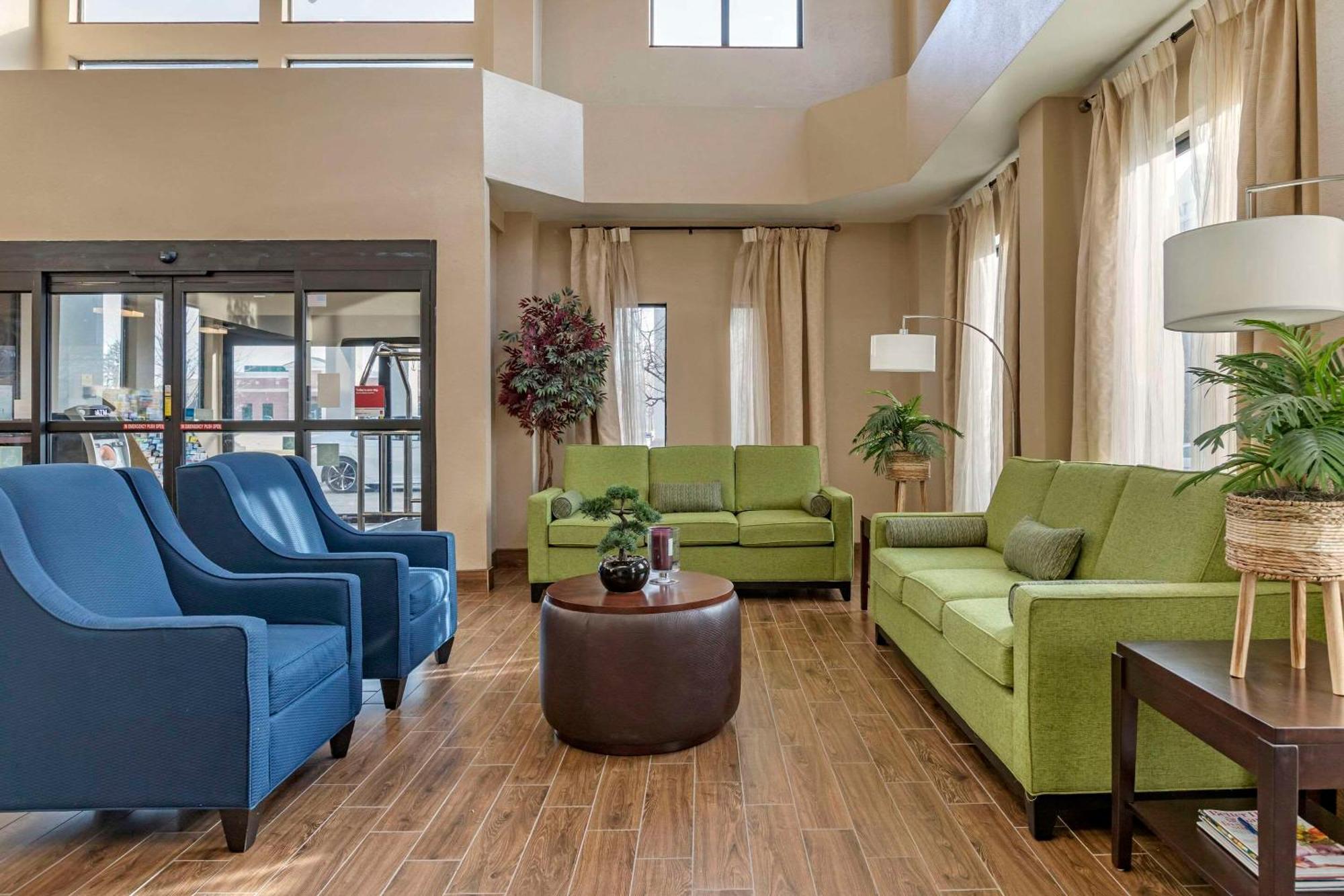 Comfort Suites Auburn Hills-Detroit מראה חיצוני תמונה